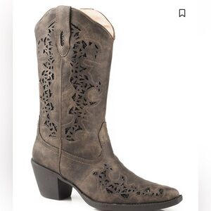 Roper Womens Gray Distressed Leather Cutout Western Heeled Boots